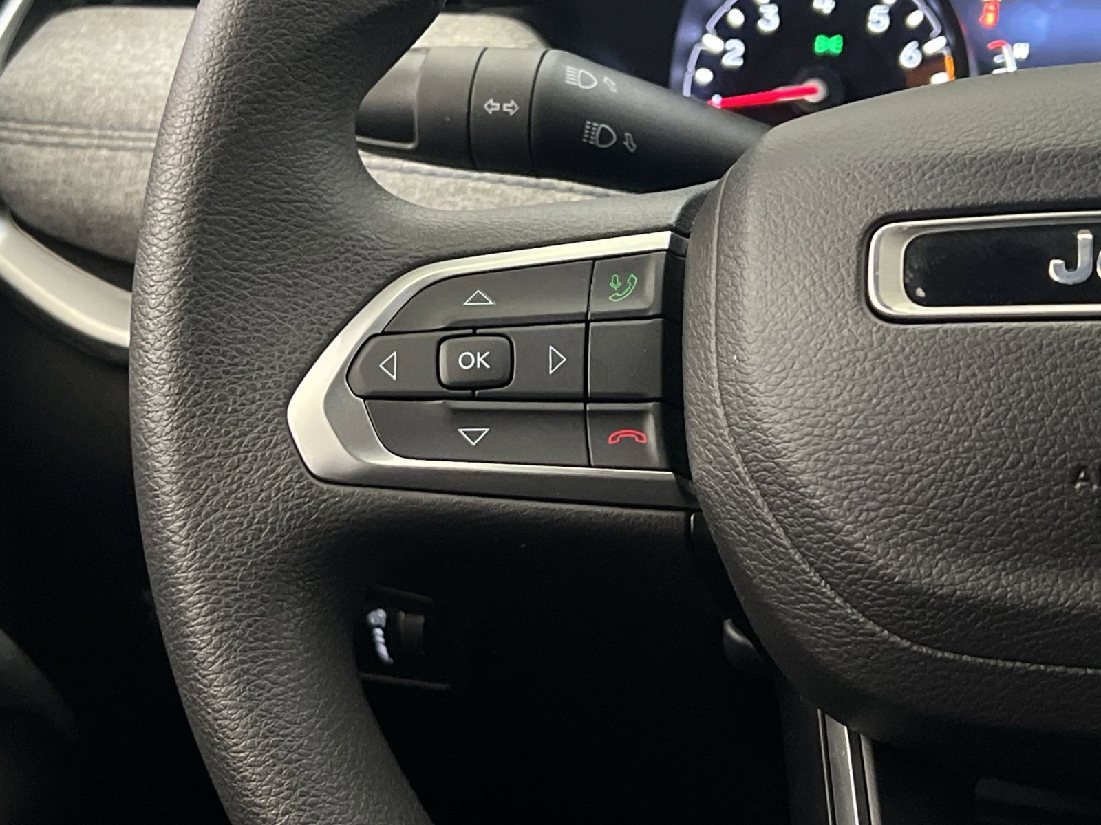 Used 2024 Jeep Compass Sport AWD/4WD image 33
