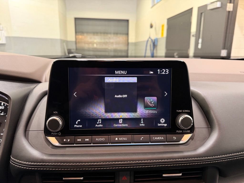 Used 2023 Nissan Rogue SV w/ SV Premium B Package AWD/4WD image 16
