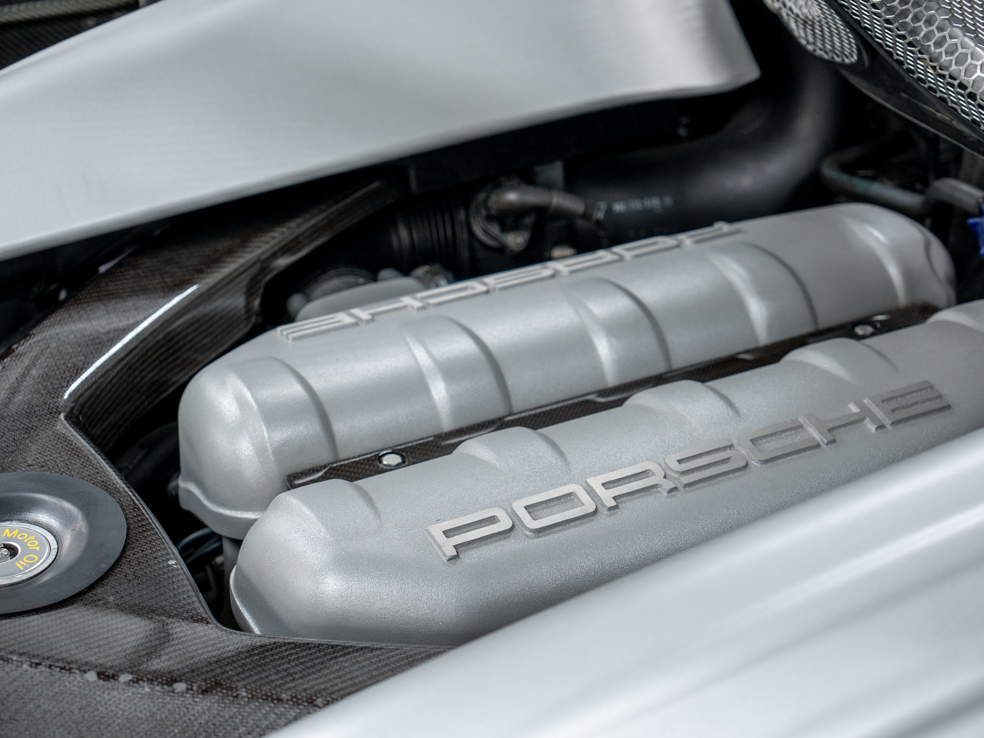 Used 2005 Porsche Carrera GT RWD image 19