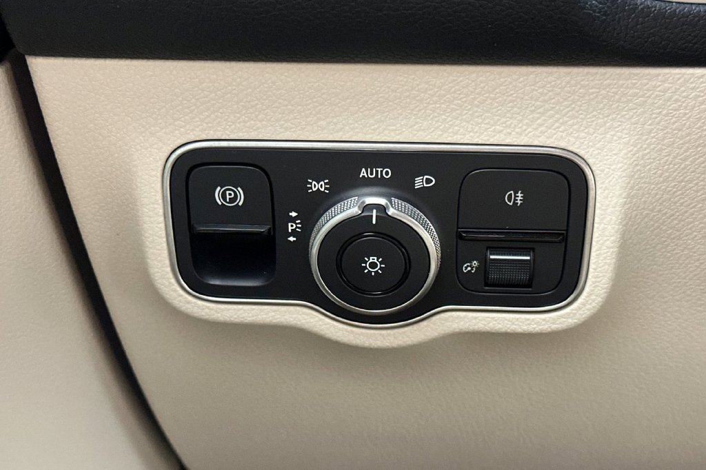 Certified 2024 Mercedes-Benz EQB 250+ image 32