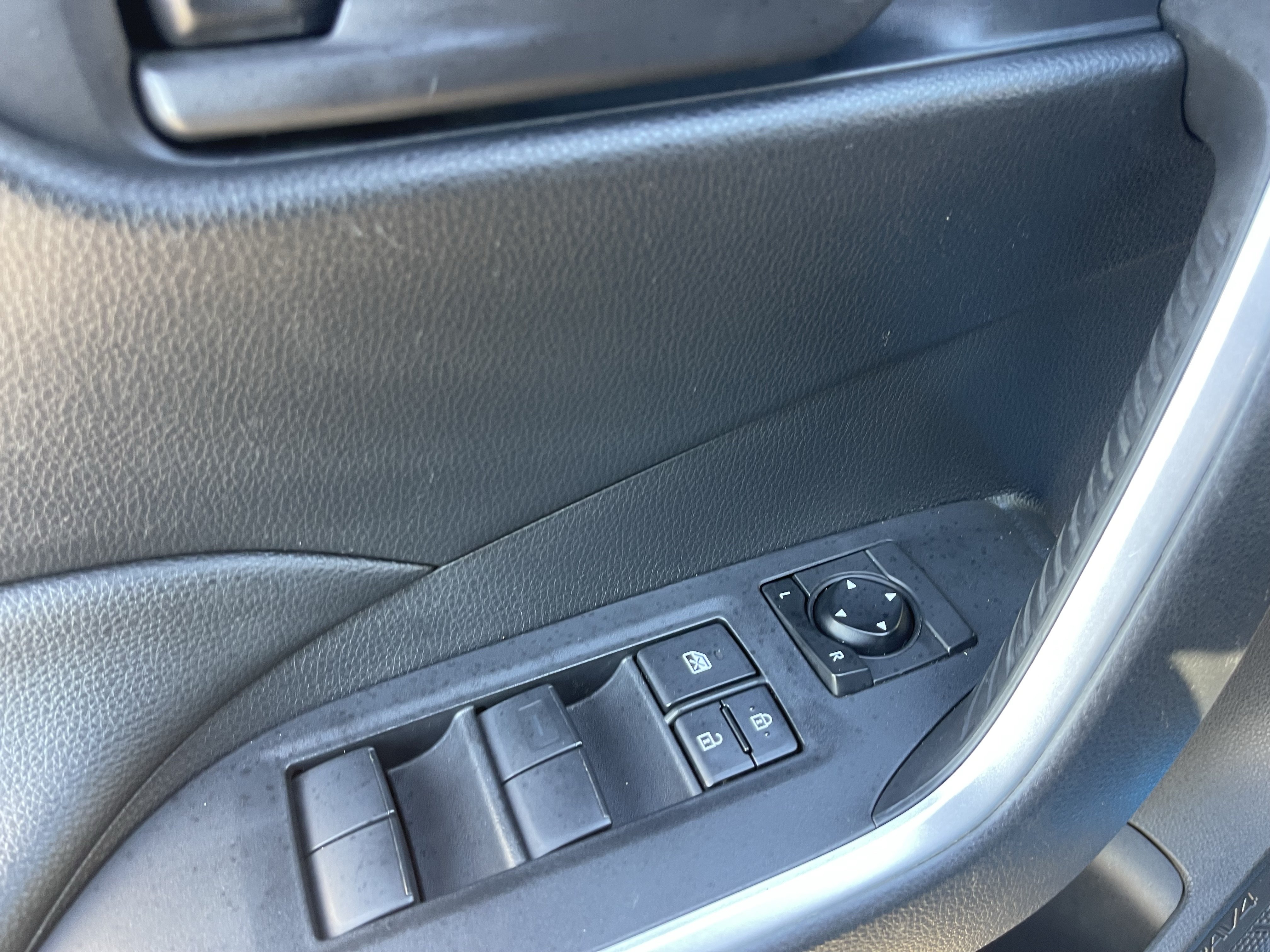 Used 2019 Toyota RAV4 LE w/ All Weather Liner Package FWD image 22
