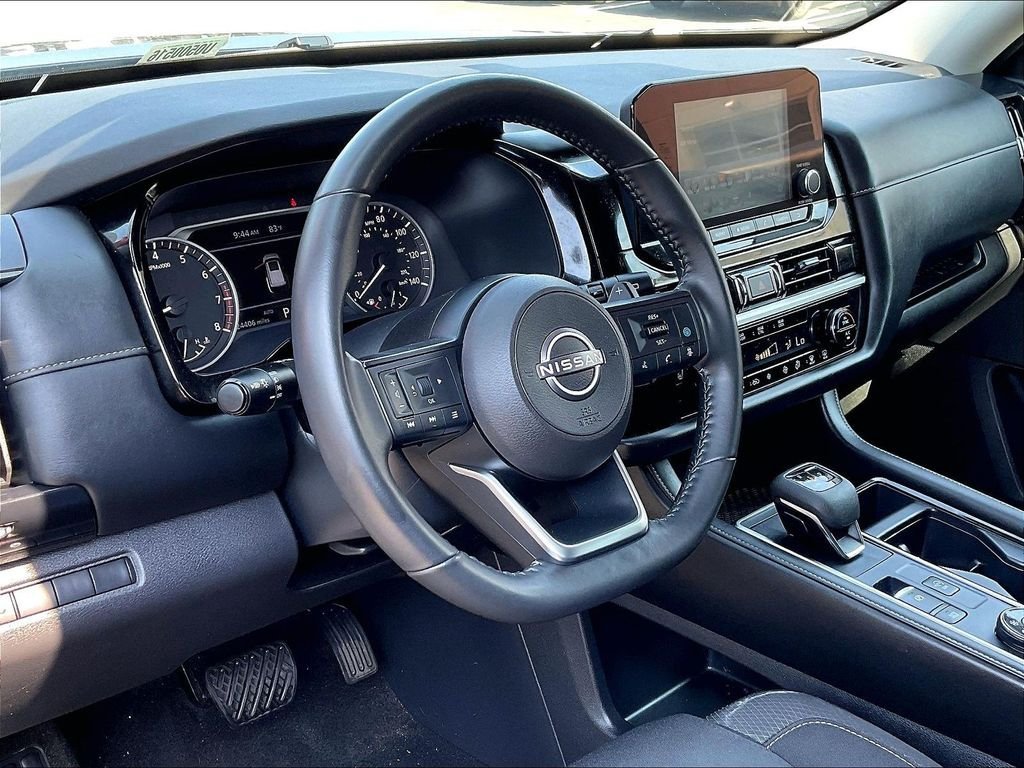 Used 2024 Nissan Pathfinder SV AWD/4WD image 8
