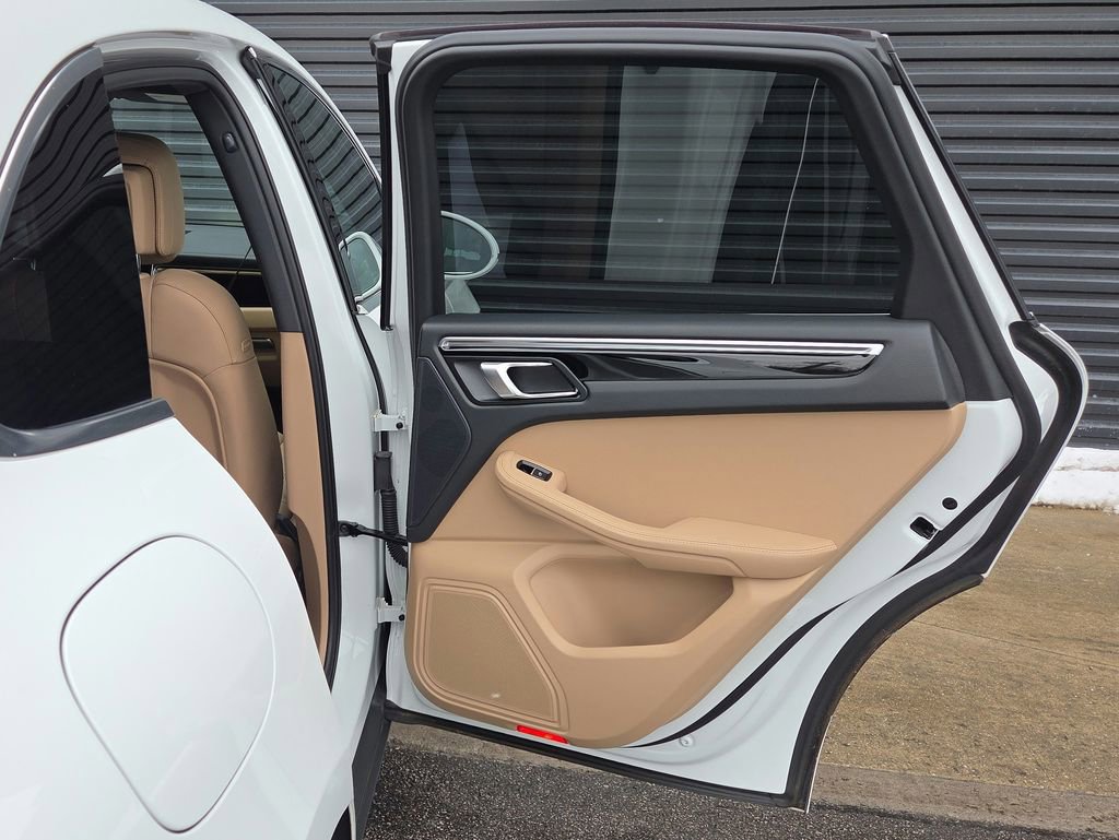 Certified 2023 Porsche Macan S image 21