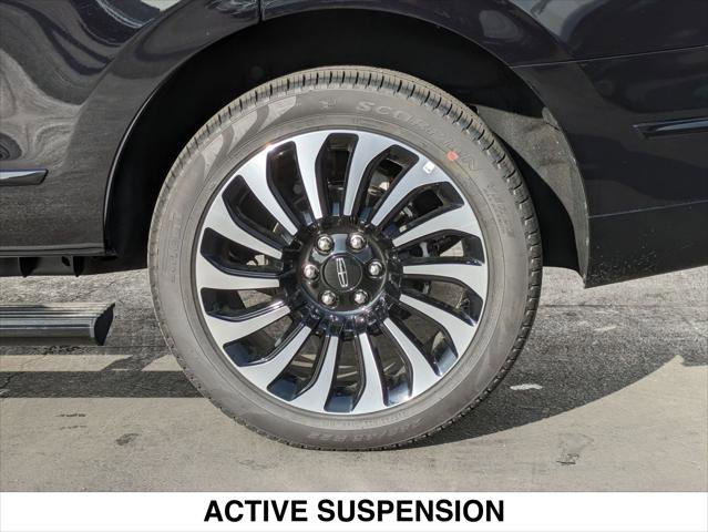 Used 2024 Lincoln Navigator Reserve image 9