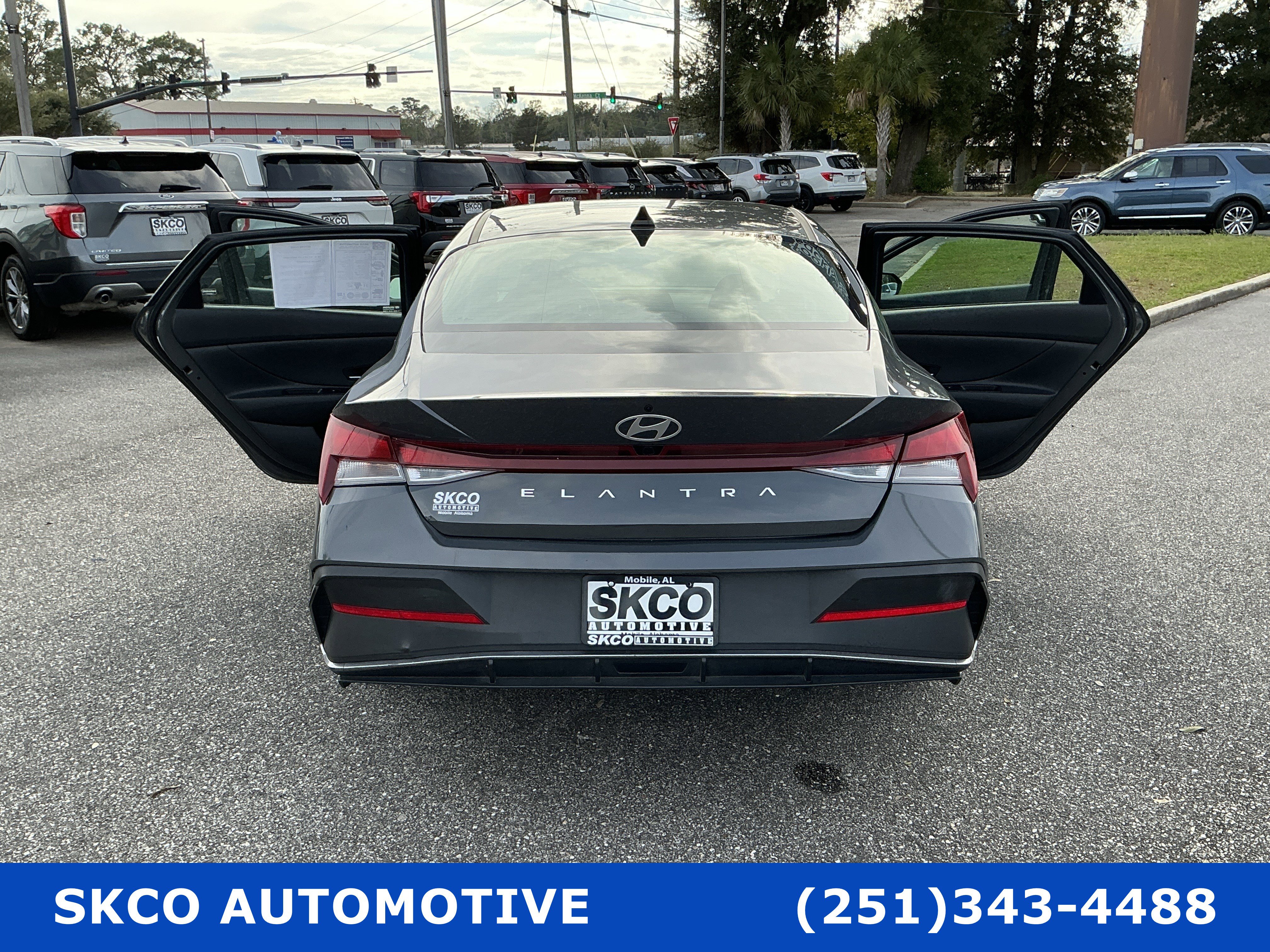Used 2024 Hyundai Elantra SEL FWD image 32