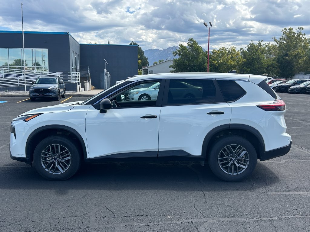 Used 2024 Nissan Rogue S FWD image 6