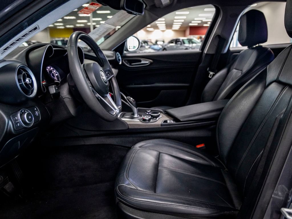 Used 2018 Alfa Romeo Giulia Ti w/ TI Leather Package RWD image 17