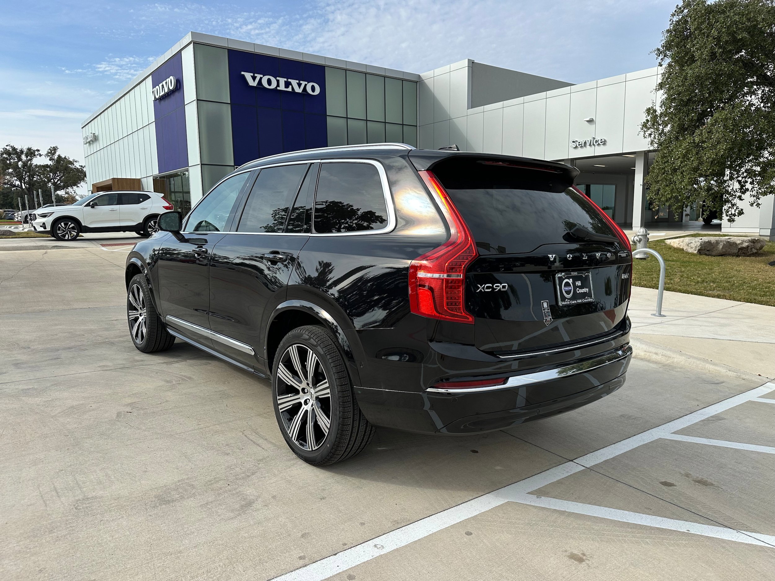 Used 2025 Volvo XC90 B6 Plus w/ Protection Package Premier AWD/4WD image 4