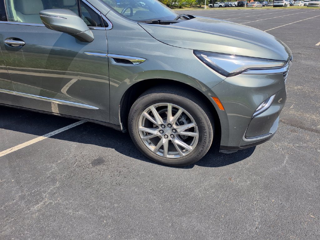 Used 2023 Buick Enclave Essence w/ Experience Buick Package FWD image 14