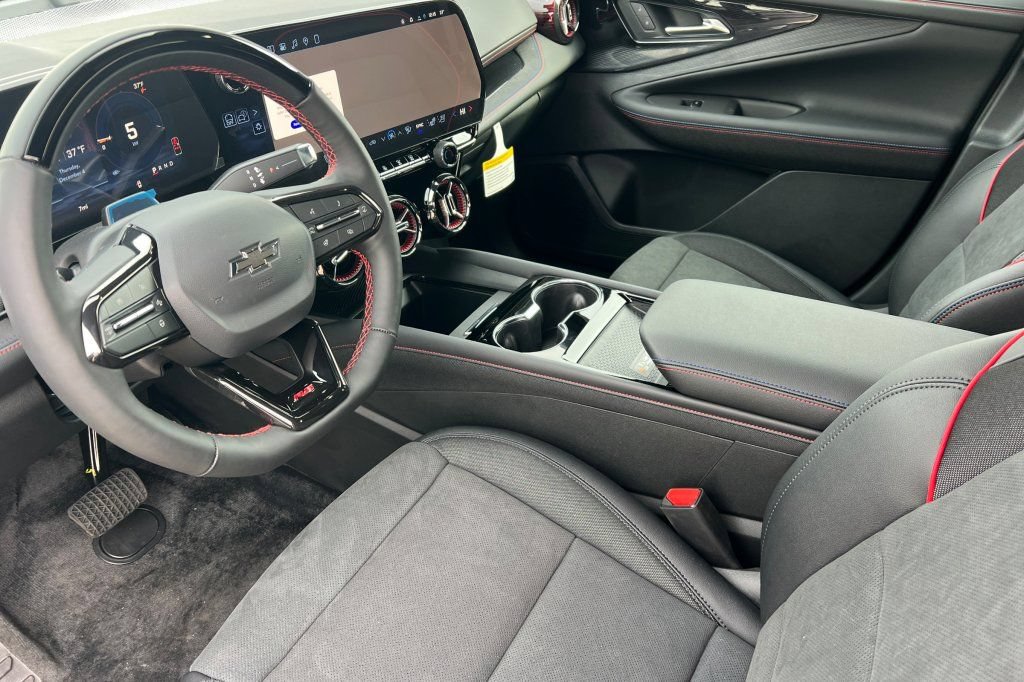 New 2026 Chevrolet Blazer EV RS w/ Super Cruise Package AWD/4WD image 7