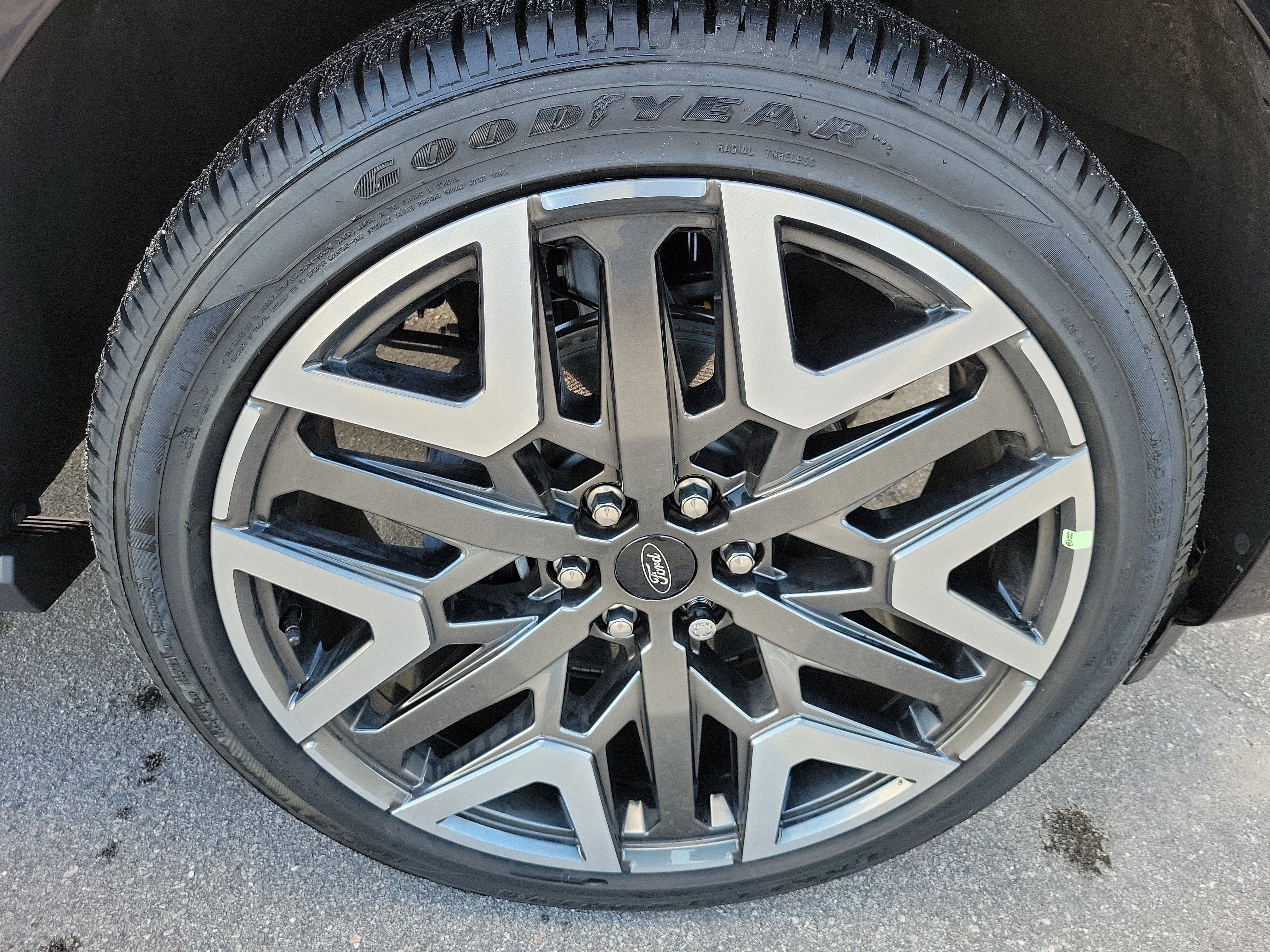 New 2026 Ford Expedition Platinum w/ Platinum Ultimate Package AWD/4WD image 8