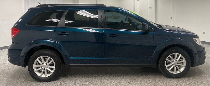 Used 2015 Dodge Journey SXT w/ Flexible Seating Group image 4