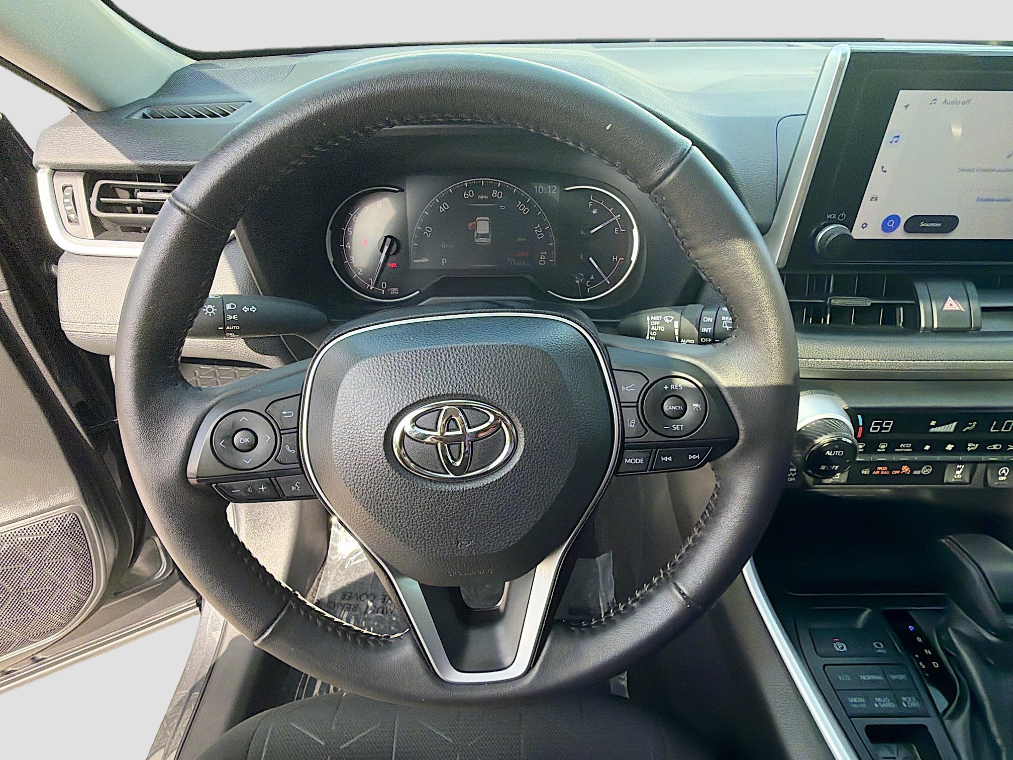 Used 2025 Toyota RAV4 XLE w/ Convenience Package AWD/4WD image 40