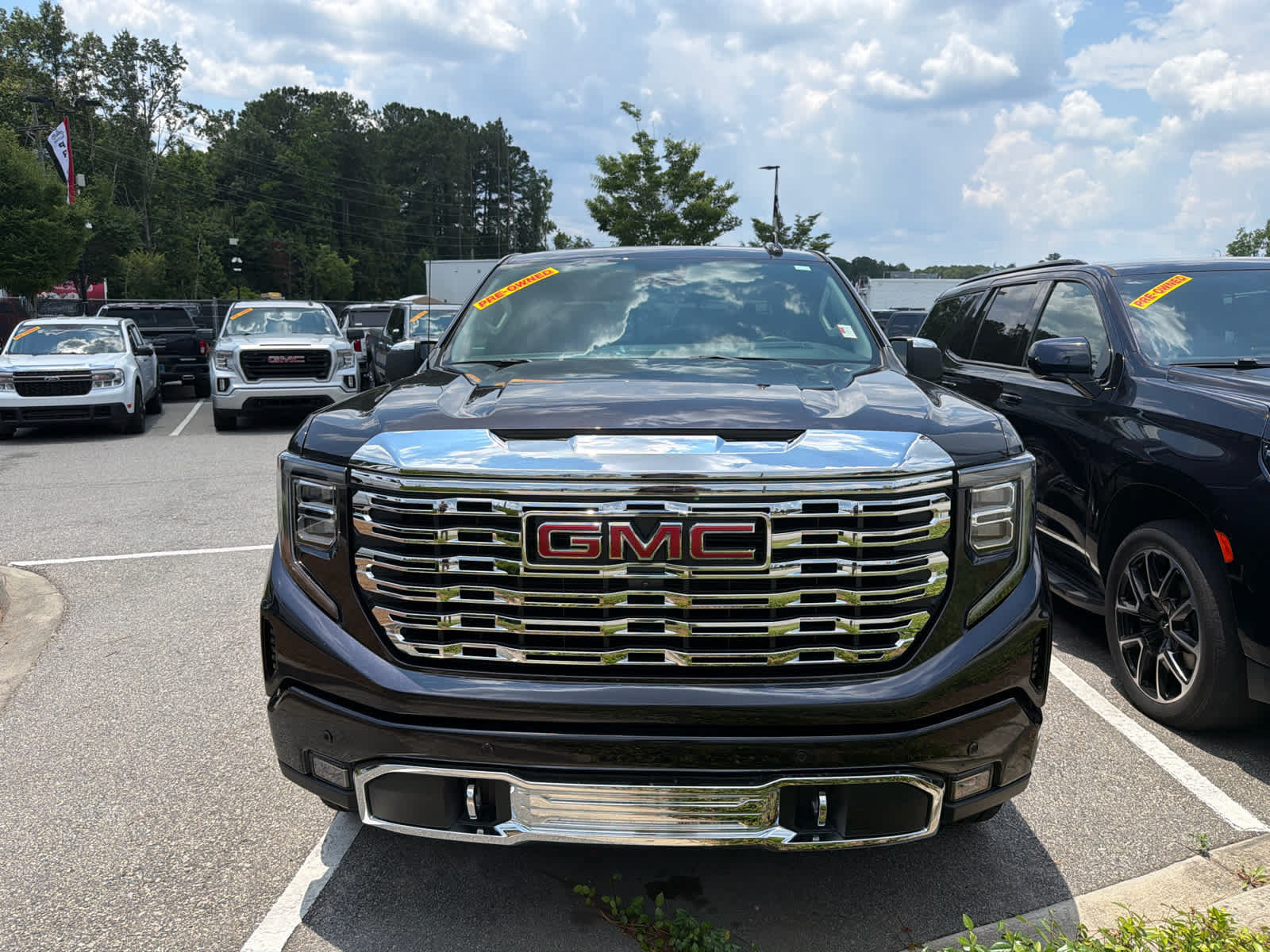 Used 2025 GMC Sierra 1500 Denali w/ Denali Reserve Package AWD/4WD image 3
