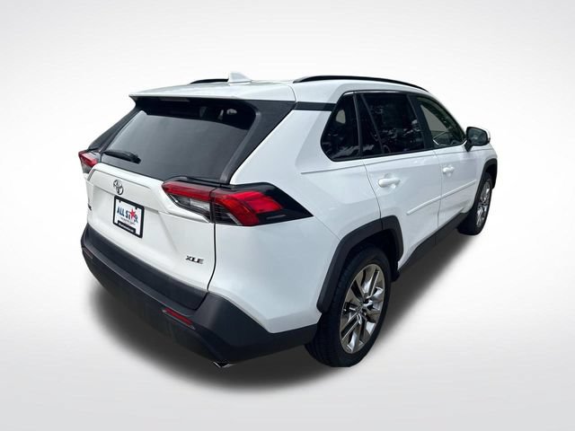 Used 2020 Toyota RAV4 XLE Premium FWD image 10