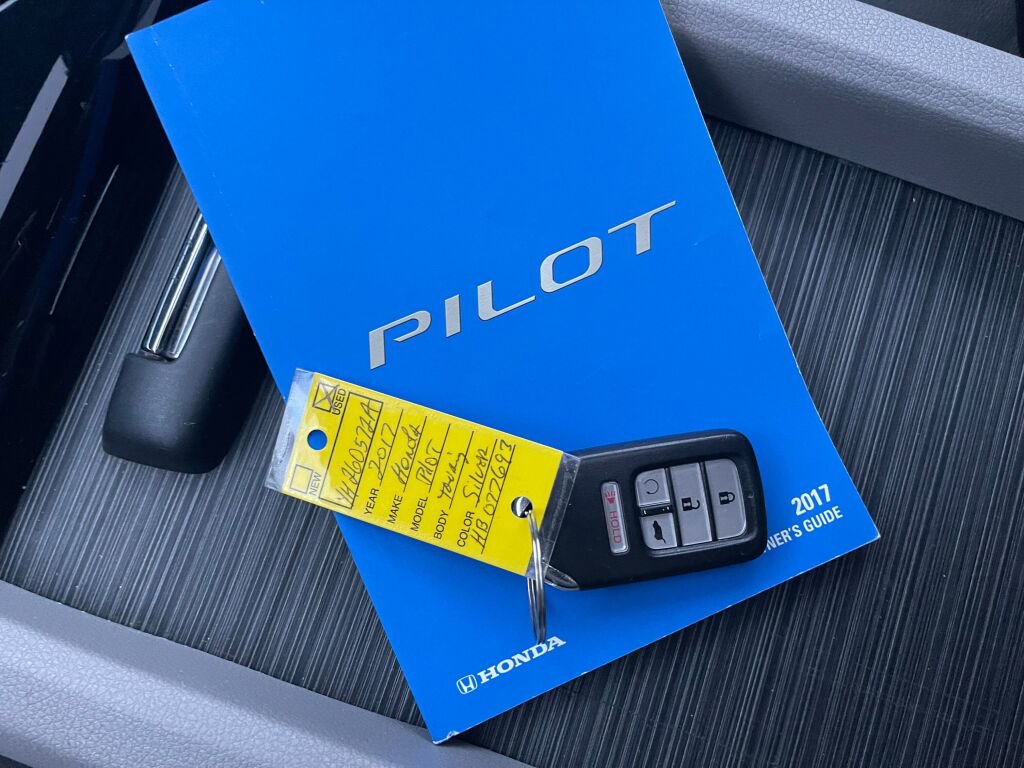 Used 2017 Honda Pilot Touring image 4