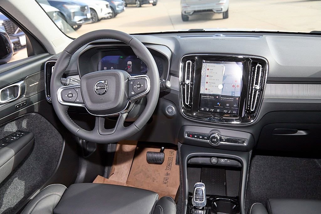 New 2026 Volvo XC40 B5 Ultra w/ Climate Package image 24