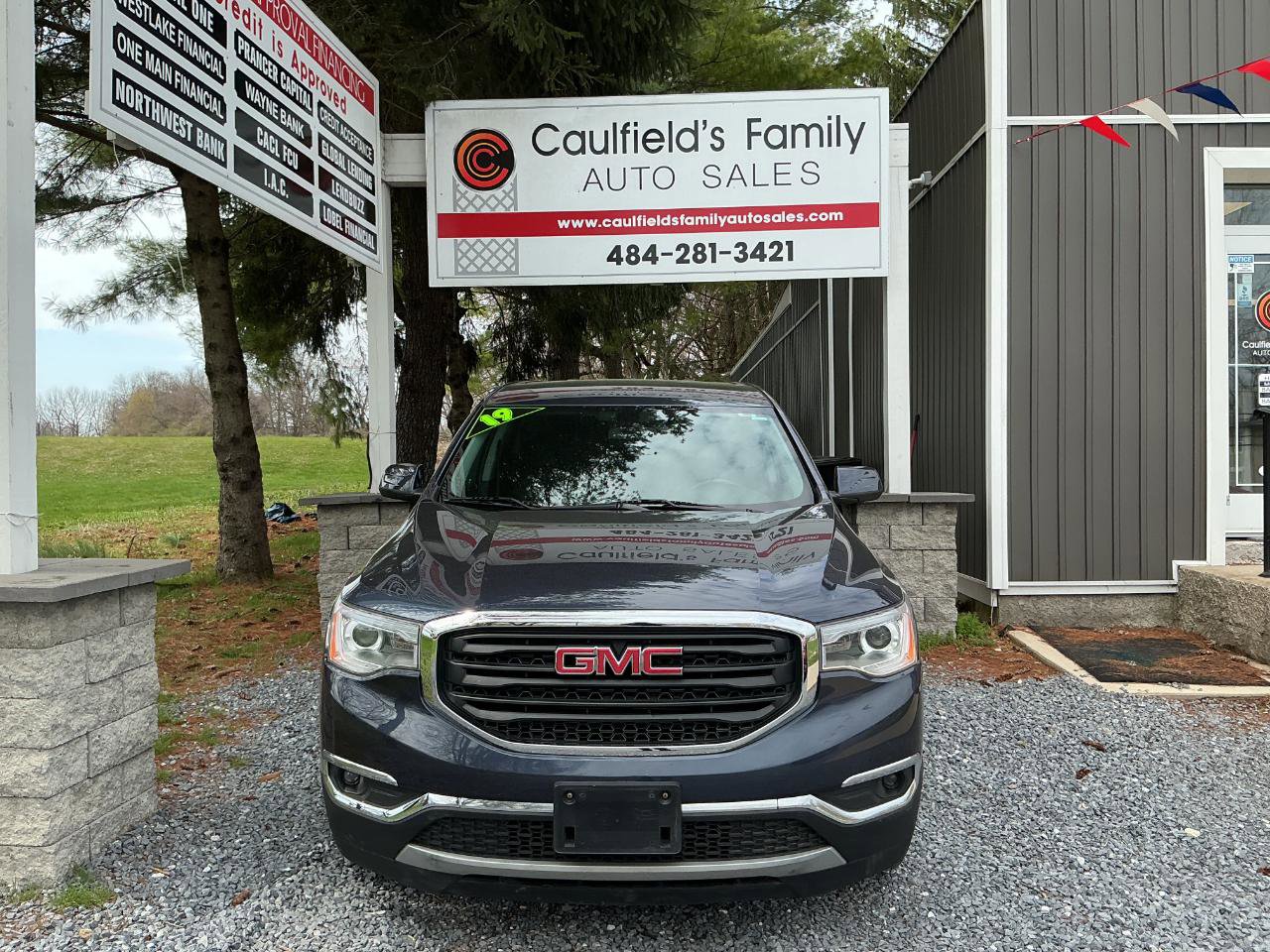 Used 2019 GMC Acadia SLE image 2