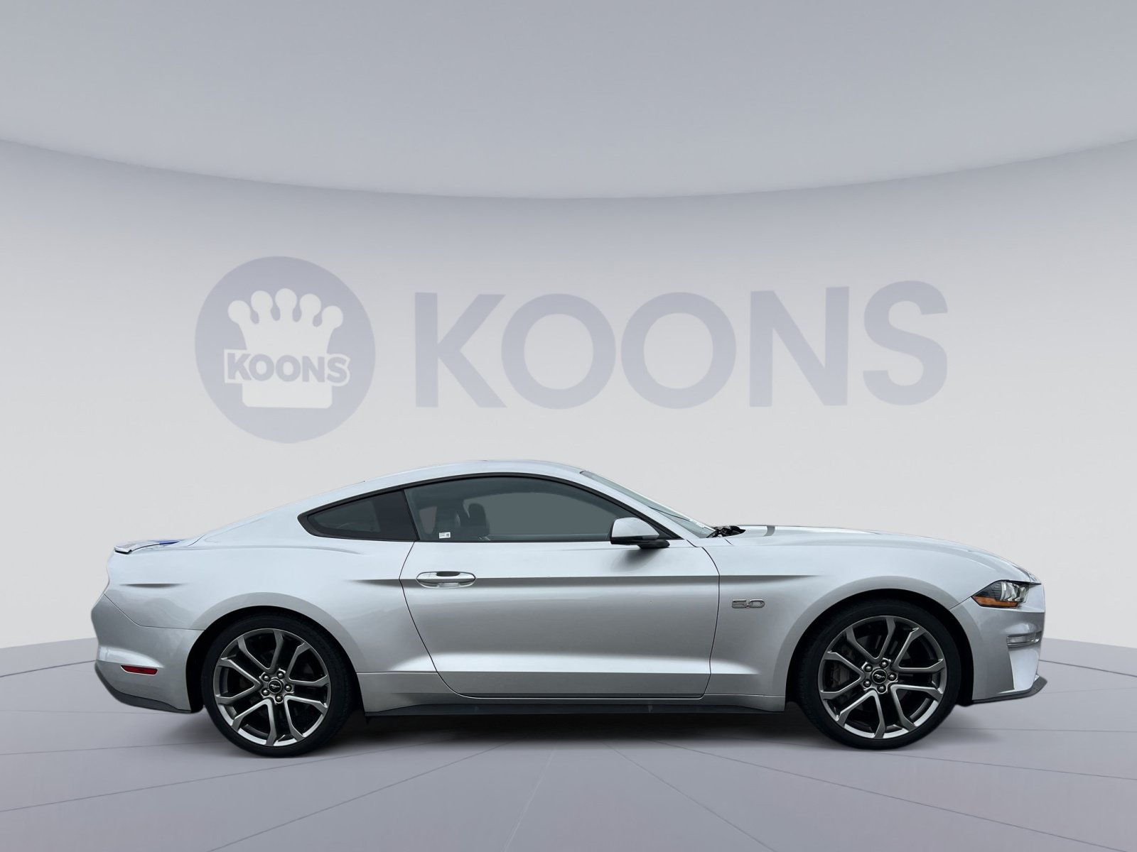 Used 2018 Ford Mustang GT Premium w/ Equipment Group 401A RWD image 8