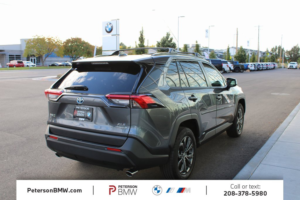 Used 2023 Toyota RAV4 XLE Premium image 5