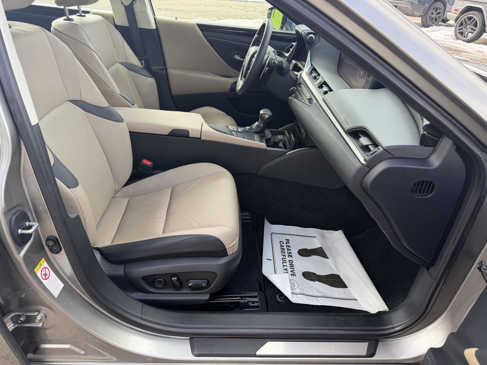 Used 2019 Lexus ES 350 w/ Accessory Package 2 image 28