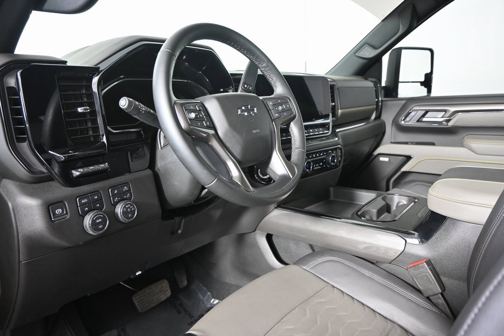 Used 2025 Chevrolet Silverado 2500 ZR2 w/ Technology Package image 23