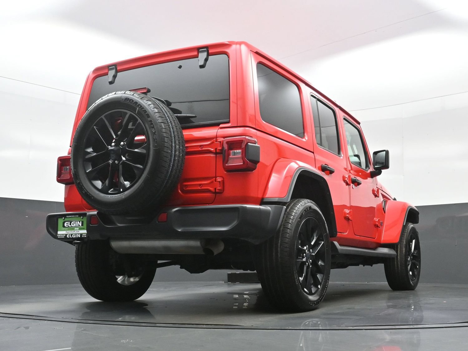 Used 2025 Jeep Wrangler Unlimited Sahara AWD/4WD image 31