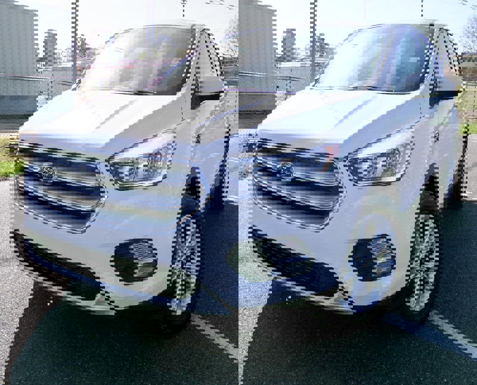 Used 2019 Ford Escape SE image 1