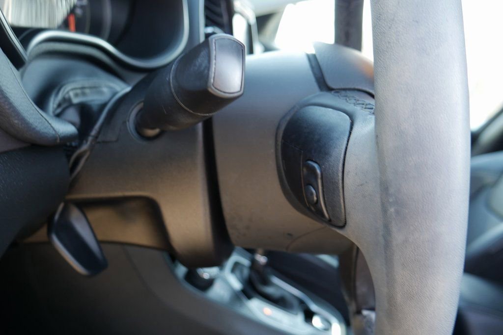 Used 2022 Jeep Cherokee Limited image 14