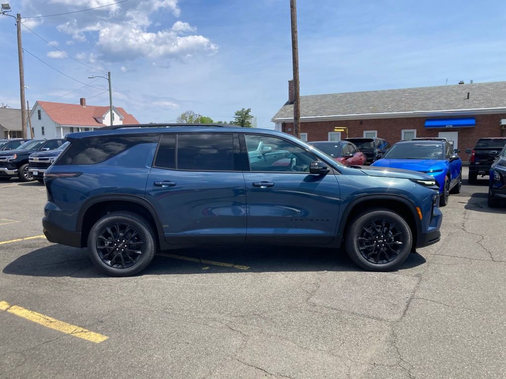 New 2026 Chevrolet Traverse LT w/ Midnight/Sport Edition AWD/4WD image 8