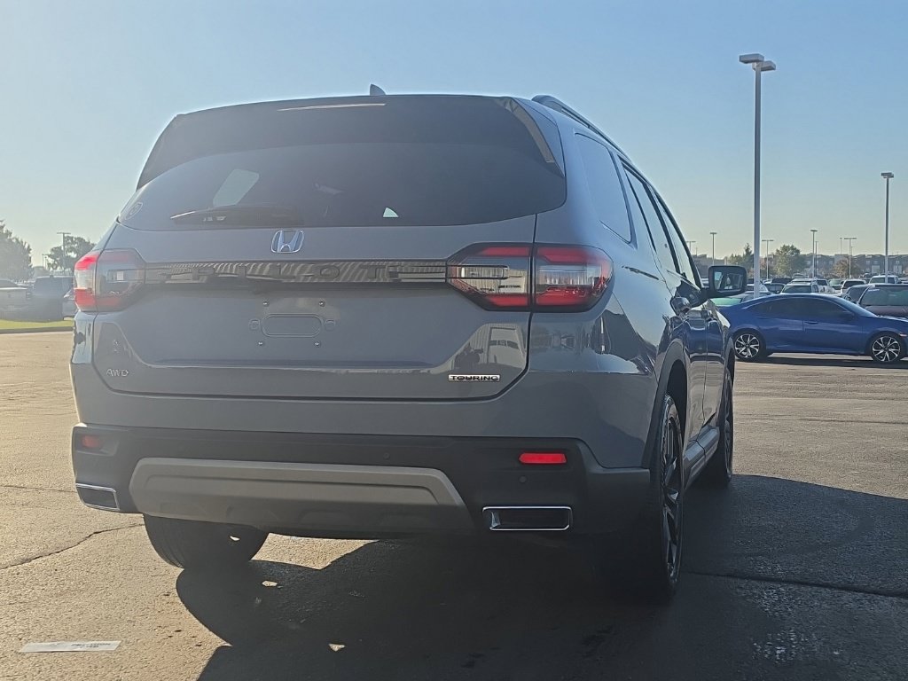 Certified 2025 Honda Pilot Touring image 9
