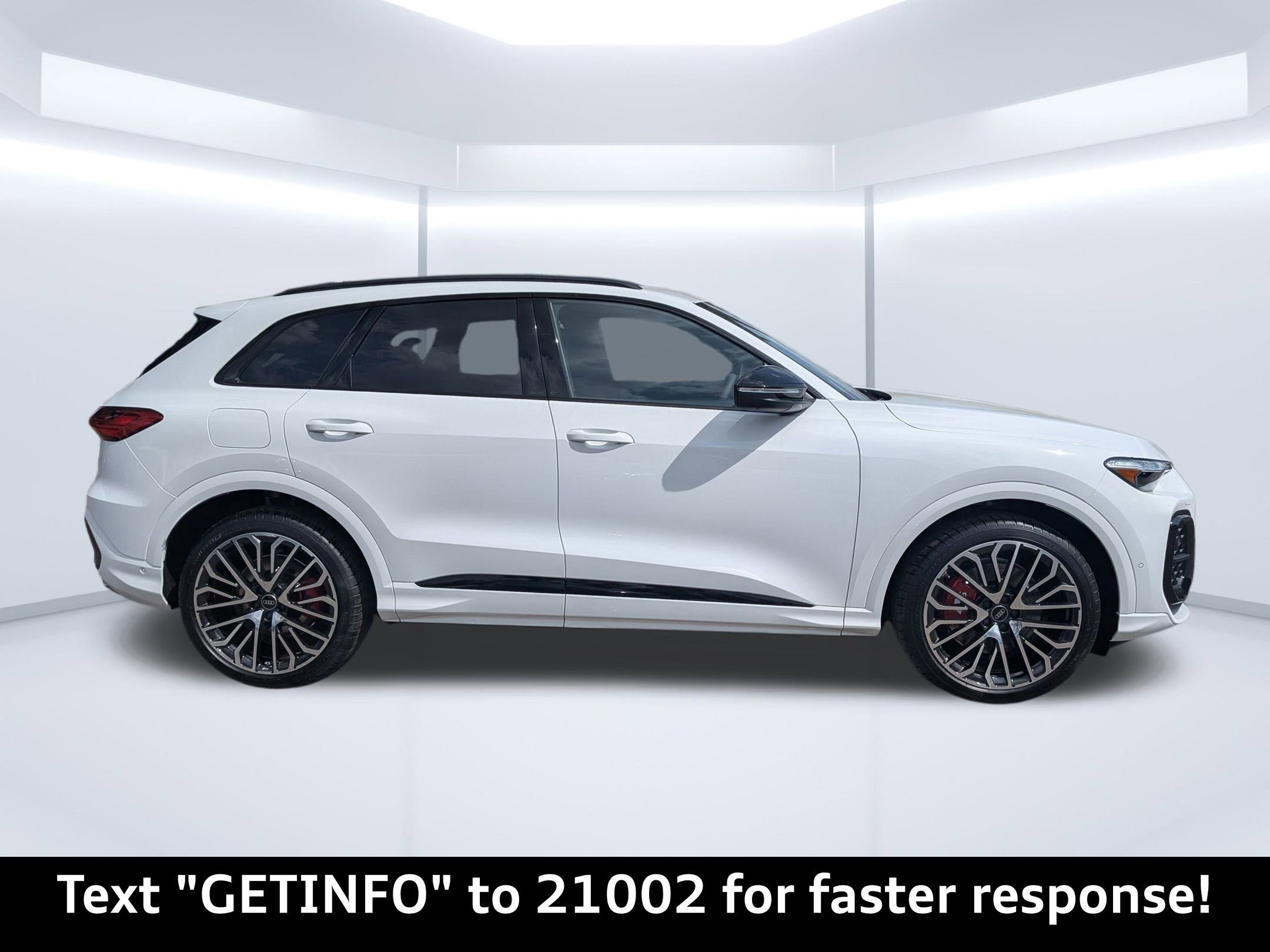 New 2025 Audi SQ5 Prestige image 2