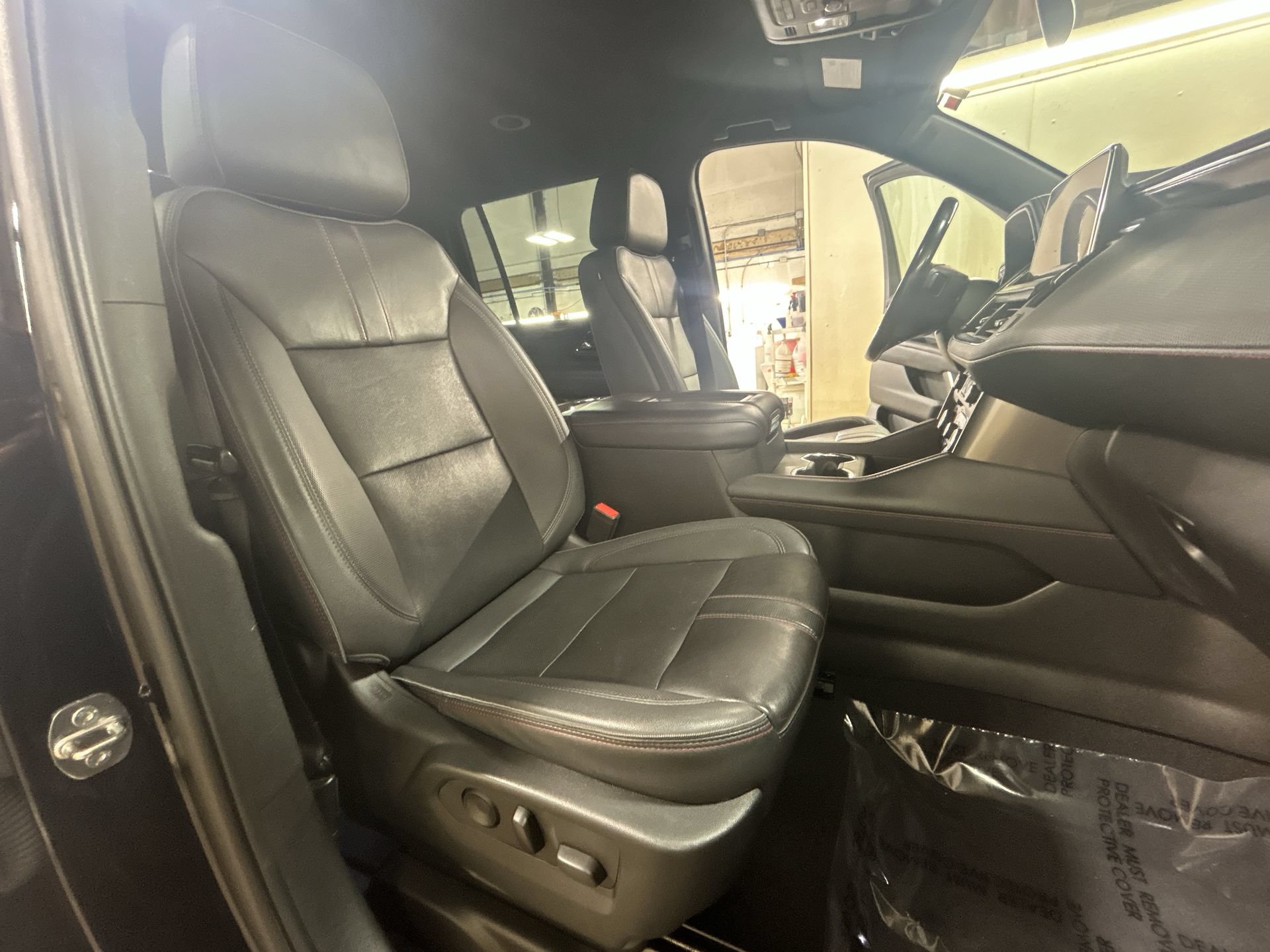 Certified 2022 Chevrolet Suburban RST w/ Sport Performance Package AWD/4WD image 28