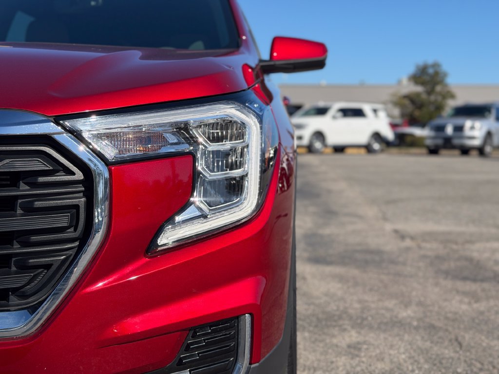 Used 2022 GMC Terrain SLE w/ Driver Convenience Package AWD/4WD image 11