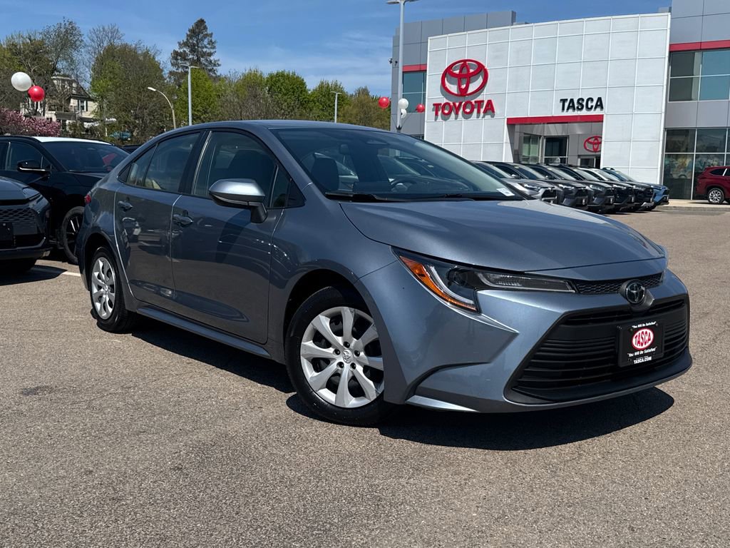 Used 2023 Toyota Corolla LE w/ Carpet Mat Package (TMS) FWD image 2