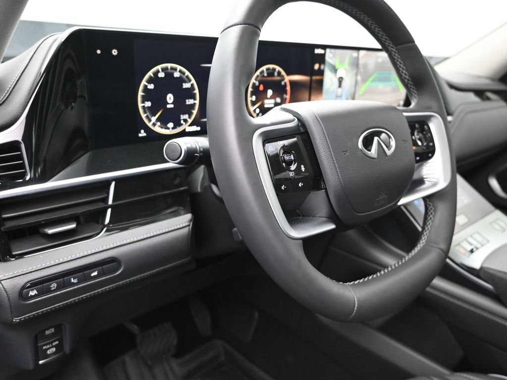 Used 2025 INFINITI QX80 Luxe RWD image 12