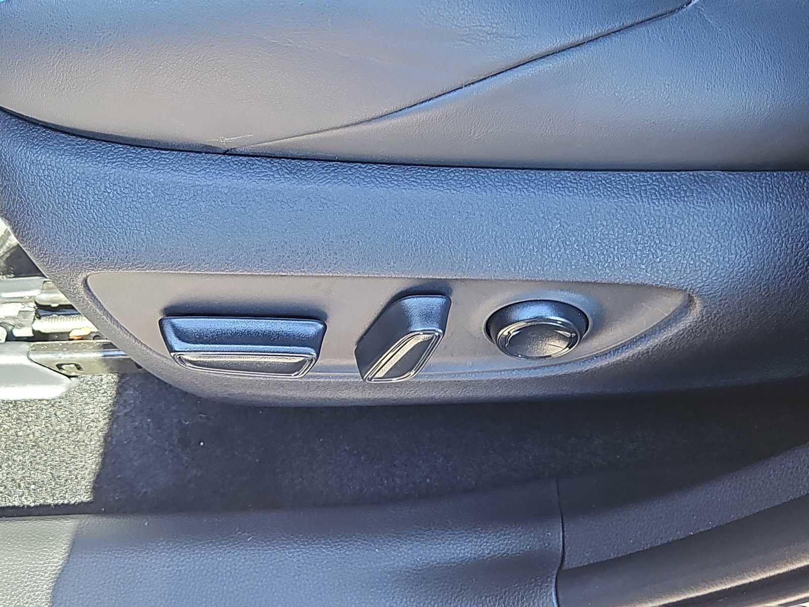 Used 2025 Toyota RAV4 XSE w/ Advanced Technology Package image 24