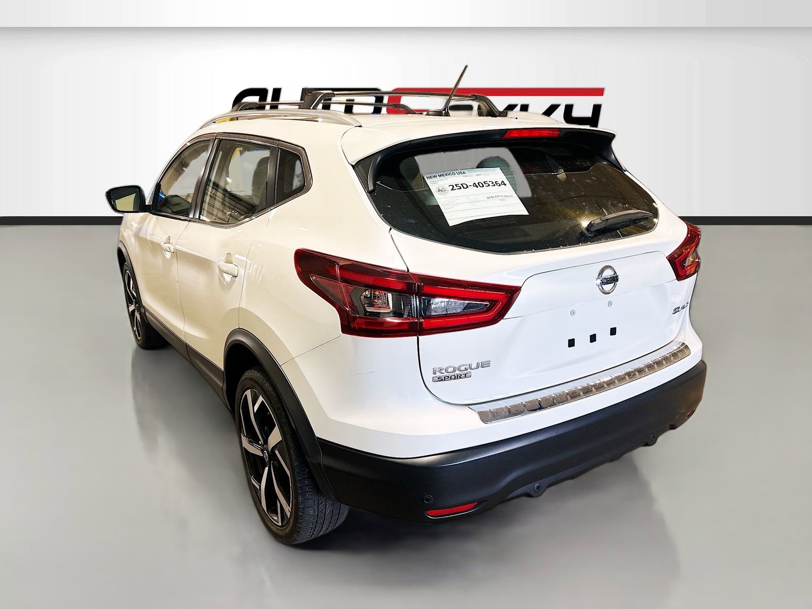 Used 2022 Nissan Rogue Sport SL image 5