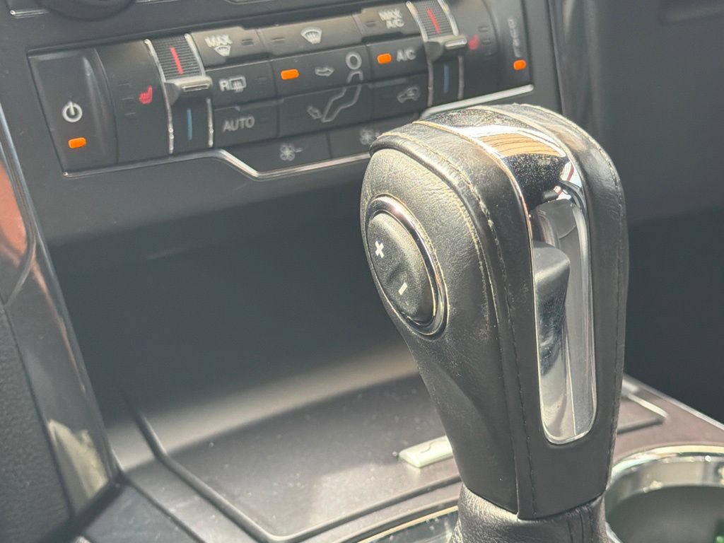 Used 2018 Ford Explorer XLT w/ Equipment Group 202A FWD image 24