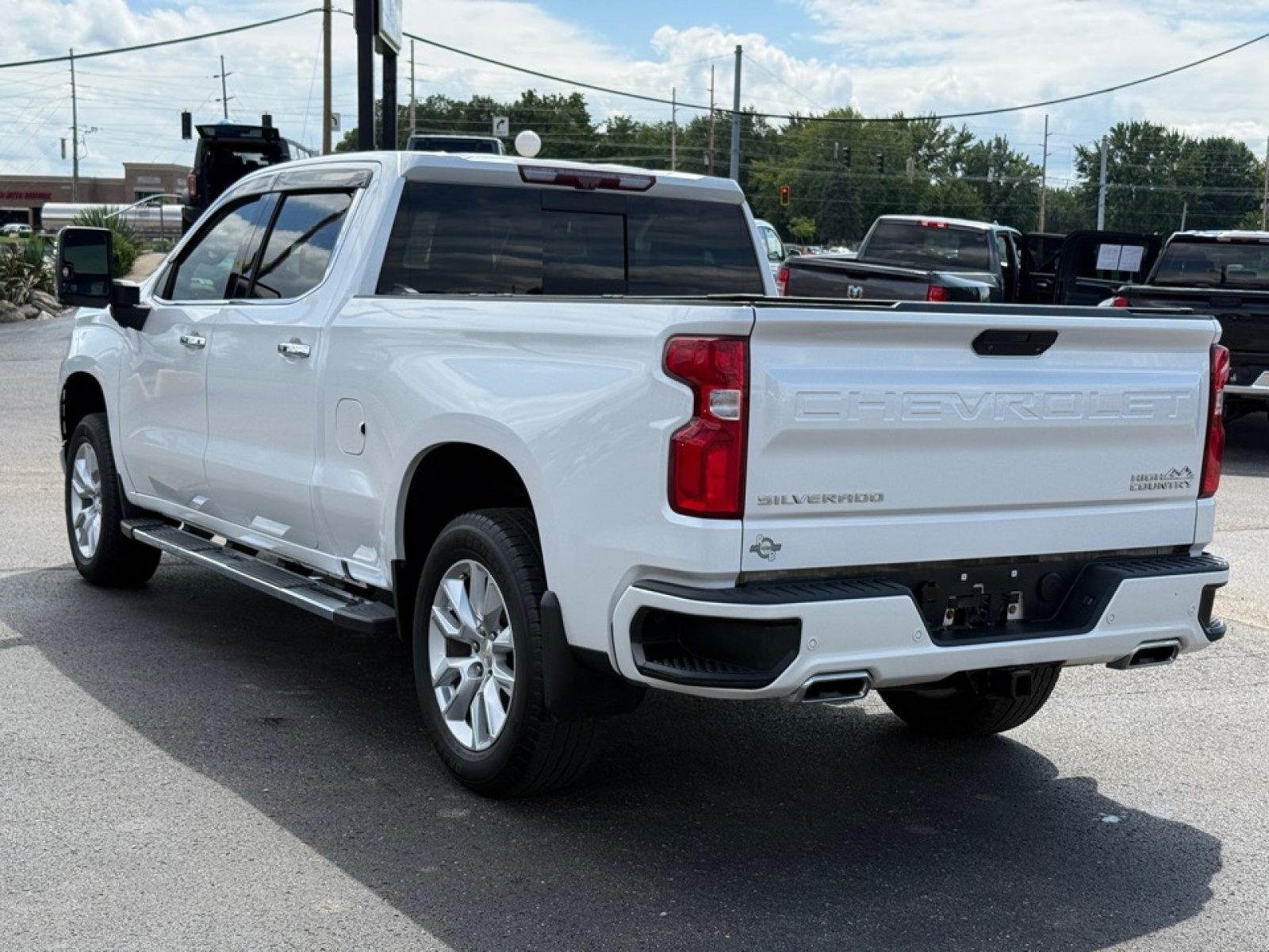 Used 2020 Chevrolet Silverado 1500 High Country w/ Technology Package AWD/4WD image 6