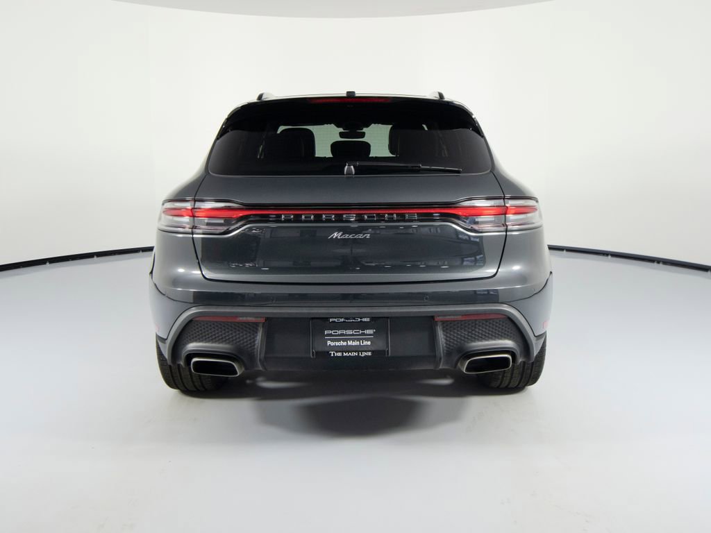 Certified 2025 Porsche Macan image 9