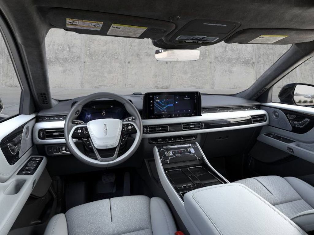 New 2026 Lincoln Aviator Black Label w/ Jet Appearance Package AWD/4WD image 9