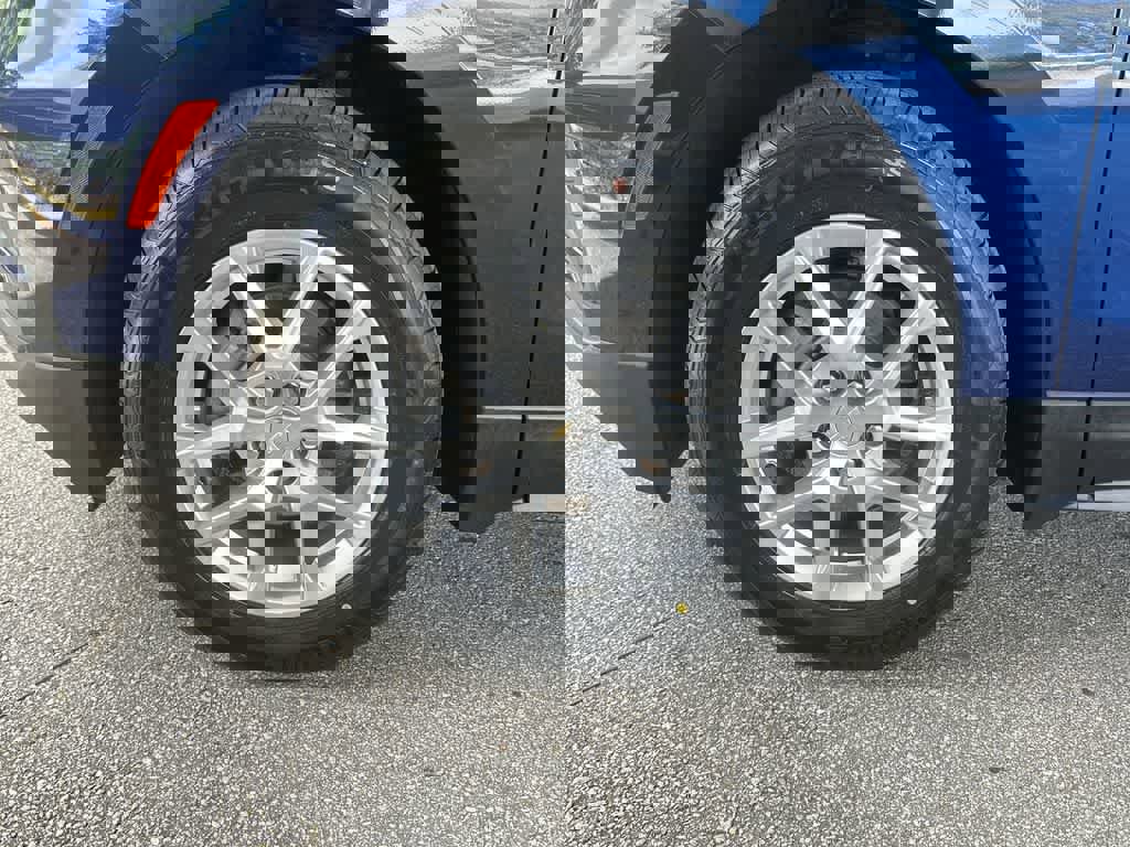 Used 2023 Chevrolet Equinox LS image 10