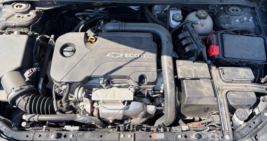 Used 2017 Chevrolet Malibu LT FWD image 8