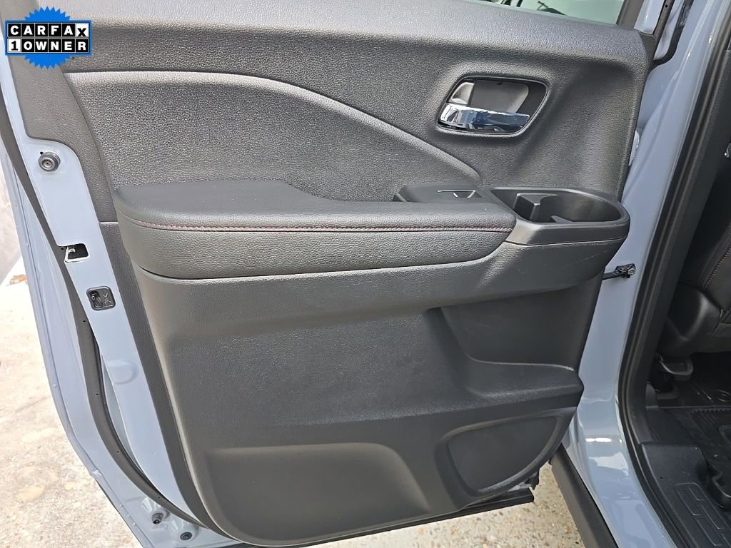 Used 2025 Honda Ridgeline Black Edition image 38