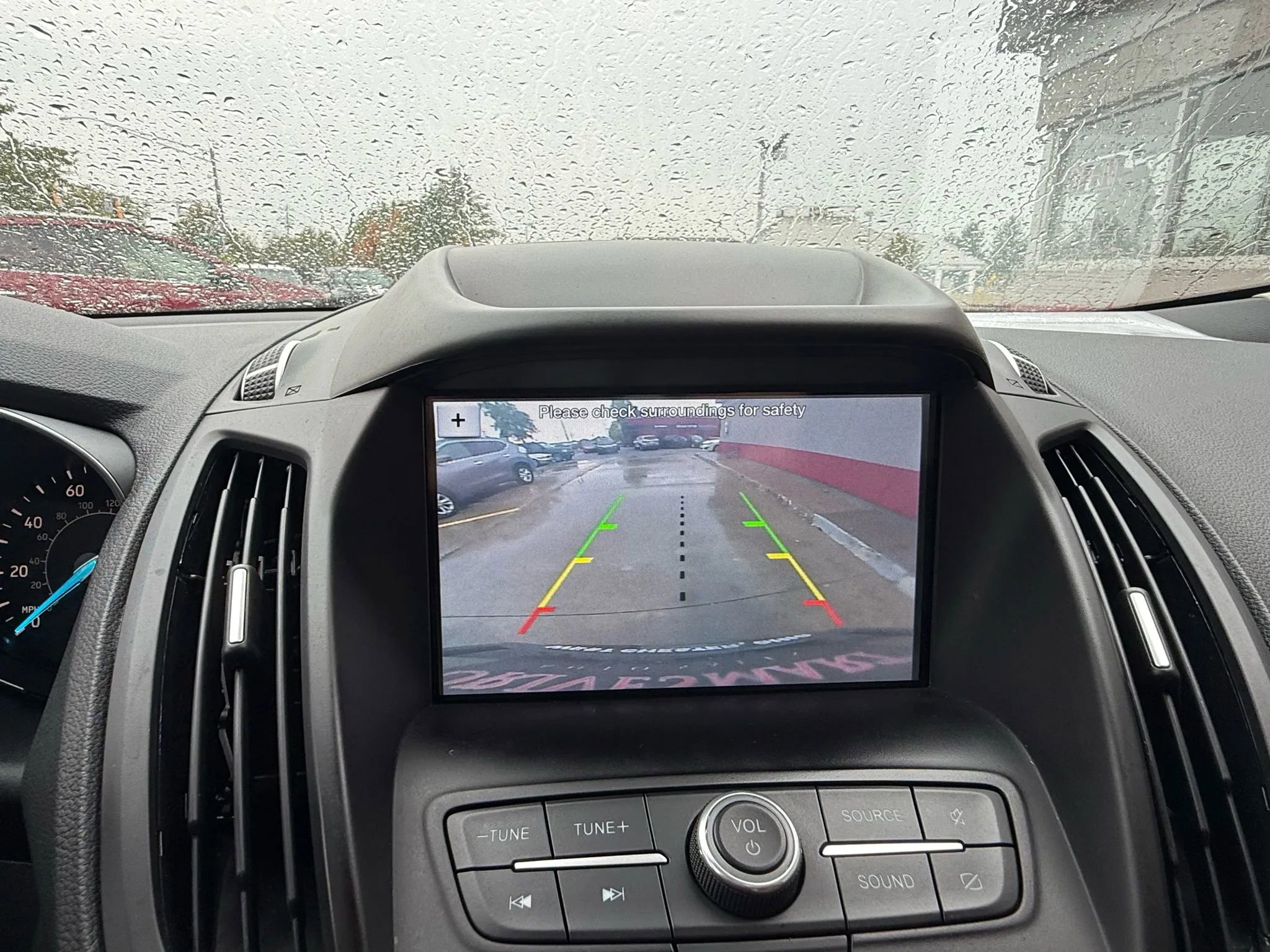 Used 2019 Ford Escape SE image 19