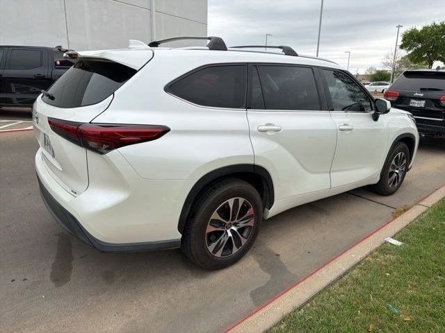 Certified 2020 Toyota Highlander XLE image 4