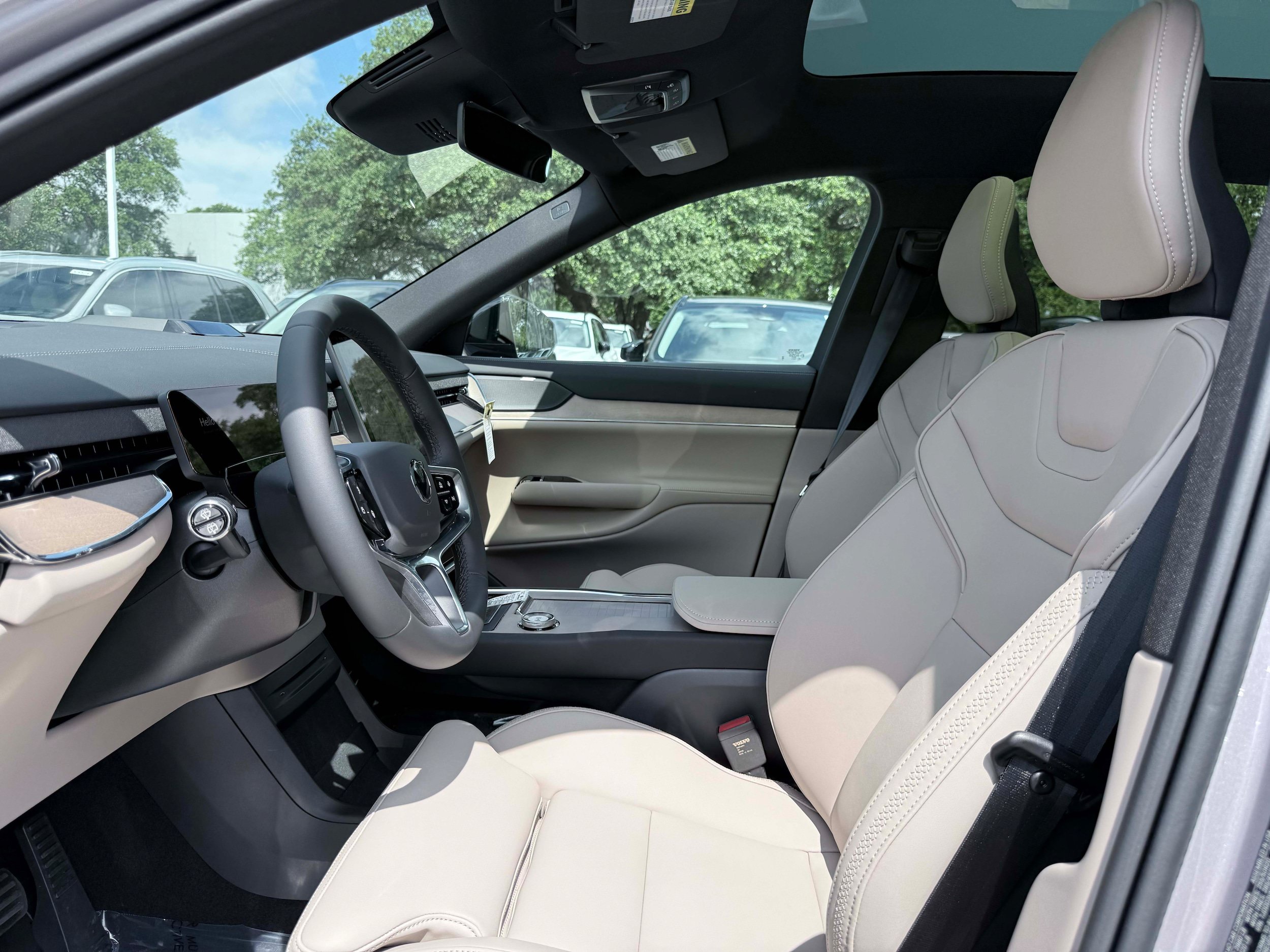 New 2026 Volvo EX90 Plus RWD image 12
