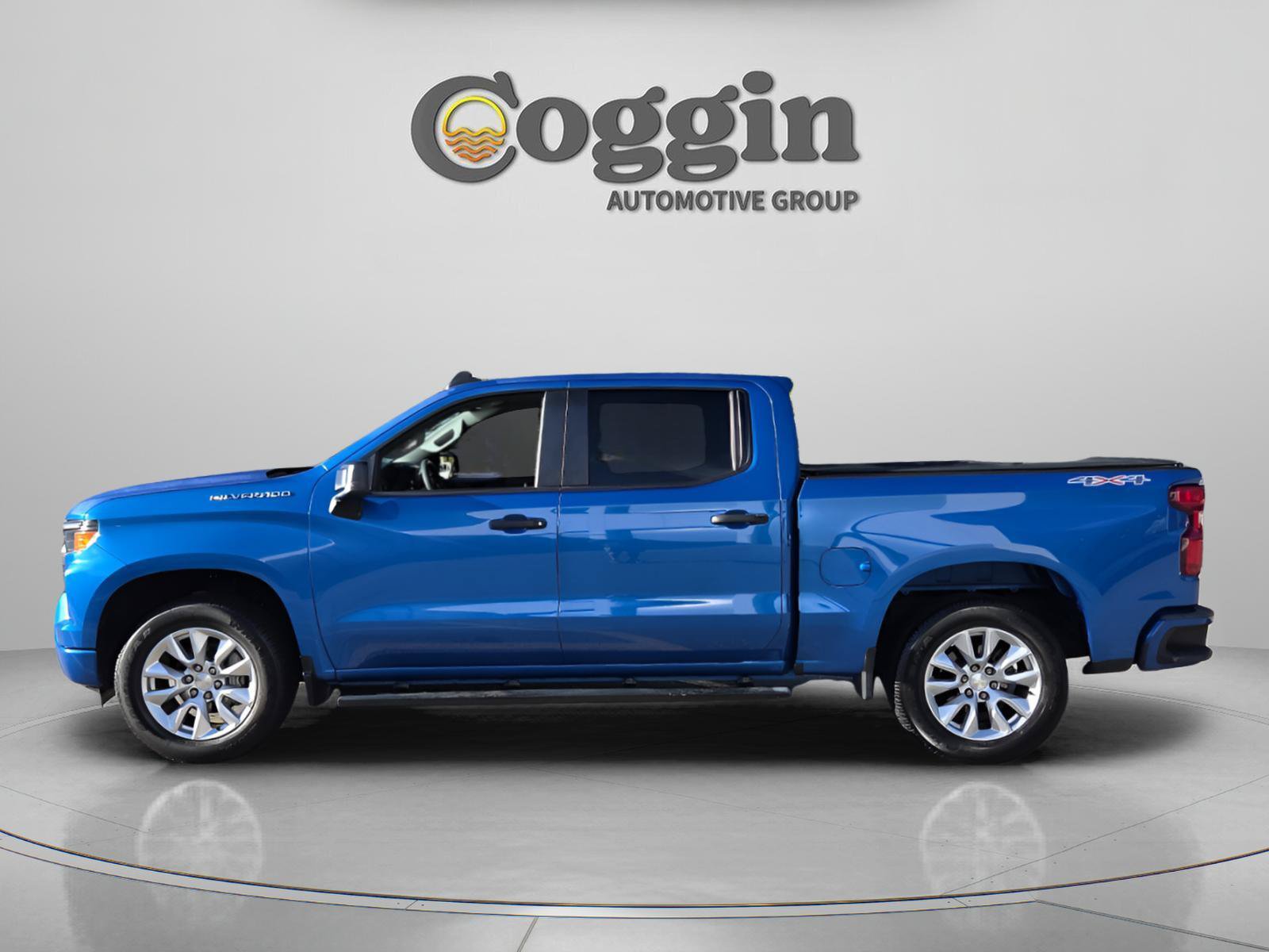 Used 2022 Chevrolet Silverado 1500 Custom AWD/4WD image 2