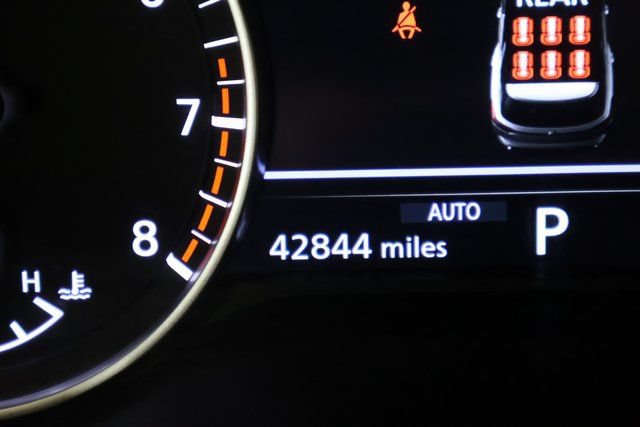 Used 2025 Nissan Pathfinder SL AWD/4WD image 13